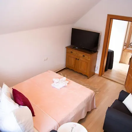 Marie A Apartment *